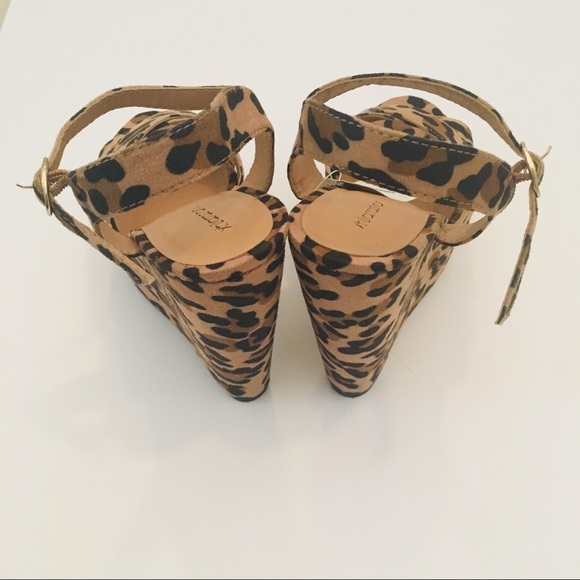 SOLD Sassy Xhilaration Leopard Print heel Wedges - Picture 3 of 3